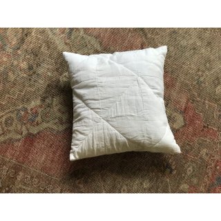 <img class='new_mark_img1' src='https://img.shop-pro.jp/img/new/icons8.gif' style='border:none;display:inline;margin:0px;padding:0px;width:auto;' />antique linen patchwork quilting cushion