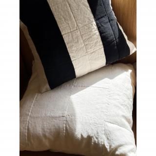 <img class='new_mark_img1' src='https://img.shop-pro.jp/img/new/icons8.gif' style='border:none;display:inline;margin:0px;padding:0px;width:auto;' />antique linen ¡ßvelveteen patchwork cushion