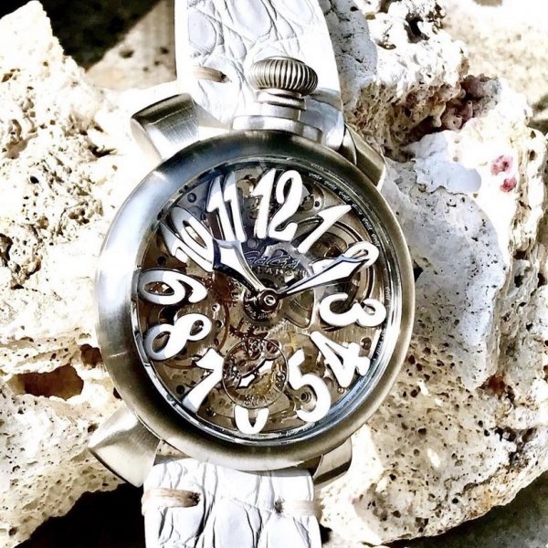 ガガミラノ　腕時計　美品　スケルトン　クロコダイル革時計