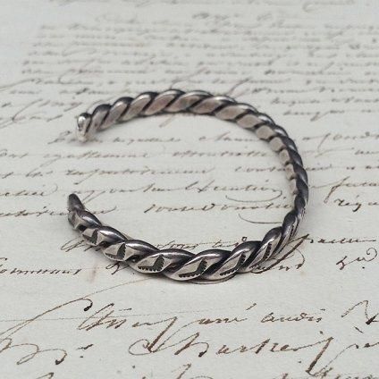 Twisted Wire Silver Braceletʥĥƥåɥ磻䡼 СХ󥰥