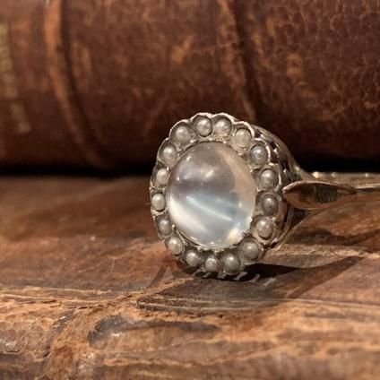 Victorian Moon Stone Antique Ring ヴィクトリアン ムーンストーン アンティークリング Jeje Piano Online Boutique 神戸のアンティーク時計 ジュエリー ファッション専門店