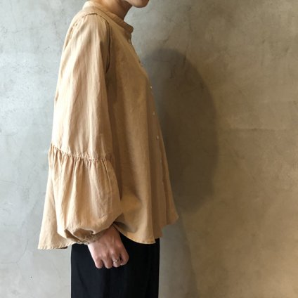 ikkuna/suzuki takayuki gathered-sleeve blouse(イクナ/スズキ 
