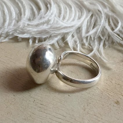 Navajo Pearl Silver Ring by Sharon Sandovalʥ󡦥ɥХ ʥХۥѡ С󥰡