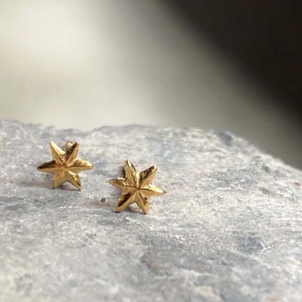 <img class='new_mark_img1' src='https://img.shop-pro.jp/img/new/icons56.gif' style='border:none;display:inline;margin:0px;padding:0px;width:auto;' />momocreatura Micro Star Studs Earrings Goldʥ⥯ꥢ ޥԥ ɡ