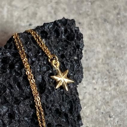 <img class='new_mark_img1' src='https://img.shop-pro.jp/img/new/icons56.gif' style='border:none;display:inline;margin:0px;padding:0px;width:auto;' />momocreatura Mini Star Necklace Goldʥ⥯ꥢ ߥ ͥå쥹 ɡ