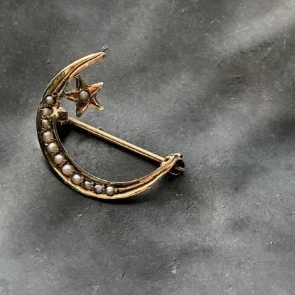 Victorian 14K Seed Pearl Moon & Star Brooch（ヴィクトリアン