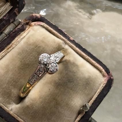 Edwardian 18K Diamond Toi et Moi Ring（エドワーディアン 18K ダイヤモンド トワエモア アンティークリング）-  JeJe PIANO ONLINE BOUTIQUE 神戸のアンティーク時計,ジュエリー,ファッション専門店