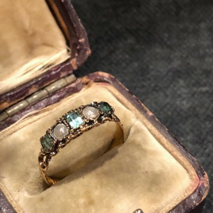 c.1863 22K Emerald/Pearl Antique Ring（1863年 22K エメラルド