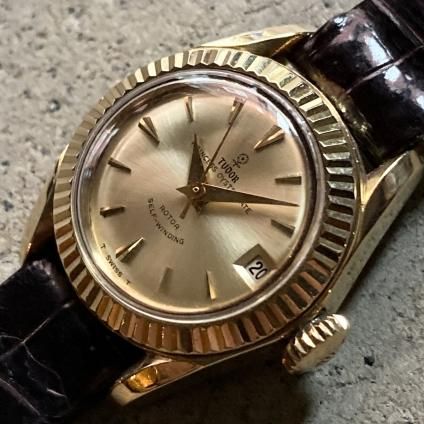 TUDOR by ROLEX(チュードル バイ ロレックス)18KYG 小薔薇ロゴ TUDOR by ROLEX(チュードル バイ ロレックス)18KYG 小薔薇ロゴ