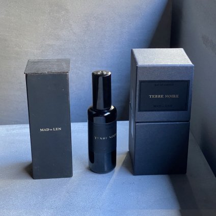 <img class='new_mark_img1' src='https://img.shop-pro.jp/img/new/icons56.gif' style='border:none;display:inline;margin:0px;padding:0px;width:auto;' />MAD et LEN PARFUM MIST TERRE NOIRE（マドエレン パルファンミスト テレノア ）