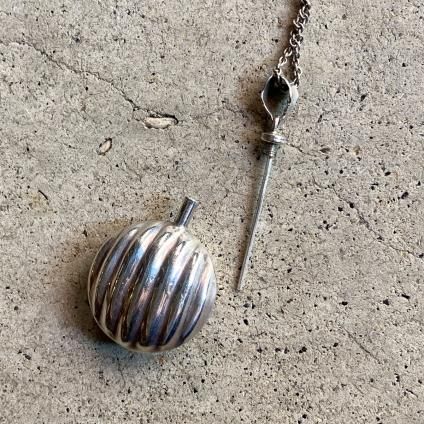 1920~30's Silver Perfume Bottle Necklace(1920~30年代 1920~30's Silver Perfume Bottle Necklace(1920~30年代