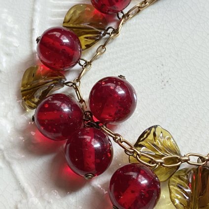 1960's French Clear Bakelite Red Cherry Necklace1960ǯ ե ꥢ١饤ȥåɥ꡼ͥå쥹