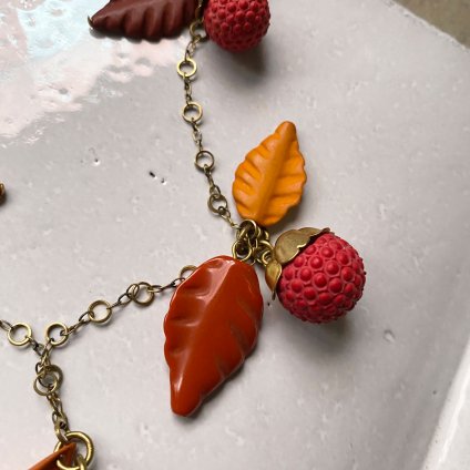 1950's French Berry and Leaf Necklace（1950年代 フランス 木の実と葉っぱ ネックレス）