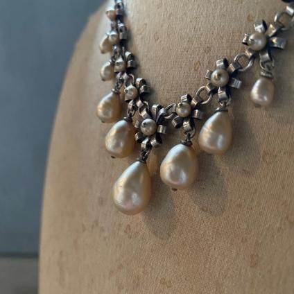 <img class='new_mark_img1' src='https://img.shop-pro.jp/img/new/icons38.gif' style='border:none;display:inline;margin:0px;padding:0px;width:auto;' />20%OFFLouis Rousselet Pearl Drop Flower Necklace 1930ǯ 륤 졼 ѡɥå ե ͥå쥹