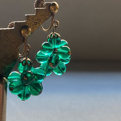 1930's Art Deco Green Flower Glass Earrings 1930ǯ  ǥ ꡼ե饹 󥰡