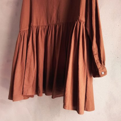 ikkuna/suzuki takayuki over blouse（イクナ/スズキタカユキ オーバー ブラウス）Walnut