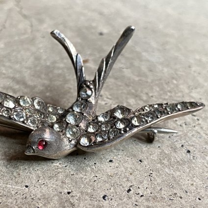 <img class='new_mark_img1' src='https://img.shop-pro.jp/img/new/icons13.gif' style='border:none;display:inline;margin:0px;padding:0px;width:auto;' />Edwardian Silver Red Eye Bird Broochʥɥɻ С ֤ƷĻ ֥