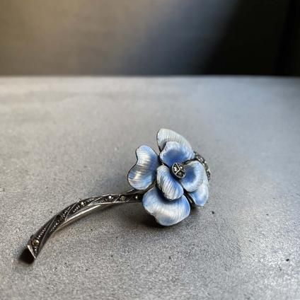 <img class='new_mark_img1' src='https://img.shop-pro.jp/img/new/icons38.gif' style='border:none;display:inline;margin:0px;padding:0px;width:auto;' />20%OFF1930's Silver Marcasite Enamel Brooch1930ǯ С ޡ ʥ ֥