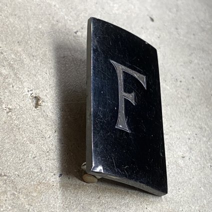 1940's French Old Plastic Metal Initial Brooch  Fɡ1940ǯ ե ɥץ饹å ᥿ ˥ ֥ Fɡ