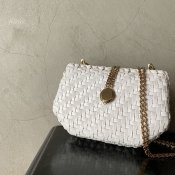 <img class='new_mark_img1' src='https://img.shop-pro.jp/img/new/icons13.gif' style='border:none;display:inline;margin:0px;padding:0px;width:auto;' />1970's Italy White Shoulder Bag（1970年代 イタリア ホワイト ショルダーバッグ）
