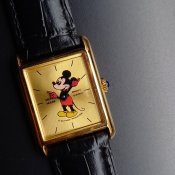 <img class='new_mark_img1' src='https://img.shop-pro.jp/img/new/icons13.gif' style='border:none;display:inline;margin:0px;padding:0px;width:auto;' />BRADLEY MICKEY MOUSE  (ブラッドリー ミッキー マウス) 純正ケース付 
