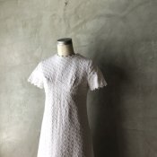 <img class='new_mark_img1' src='https://img.shop-pro.jp/img/new/icons13.gif' style='border:none;display:inline;margin:0px;padding:0px;width:auto;' />Vintage Jacquard Chain Pattern All White Long Dress（ヴィンテージジャガード チェーン柄 オールホワイト ロングドレス）