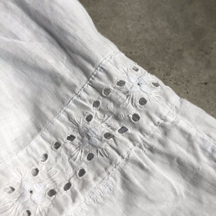 Antique Cotton Cut lace & Scalloped Hand Embroidered Skirtʥƥ åȥ åȥ졼  å ɽ ȡ