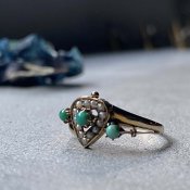 <img class='new_mark_img1' src='https://img.shop-pro.jp/img/new/icons13.gif' style='border:none;display:inline;margin:0px;padding:0px;width:auto;' />Antique 9K Seed Pearl Turquoise Heart Ring （アンティーク 9K シードパール ターコイズ リング）