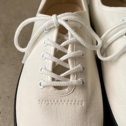 Cm sneakers 2025