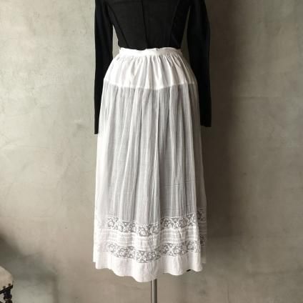 vintage lace skirt.