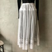 <img class='new_mark_img1' src='https://img.shop-pro.jp/img/new/icons13.gif' style='border:none;display:inline;margin:0px;padding:0px;width:auto;' />Antique Cotton Leavers Lace Skirt（アンティーク コットン リバーレース スカート）