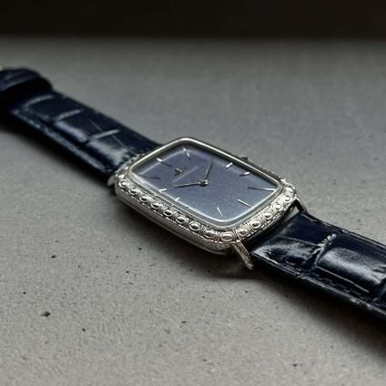 Jaeger LeCoultre (㥬륯) ̵ ENGRAVED BEZEL BLUE BARK DIAl