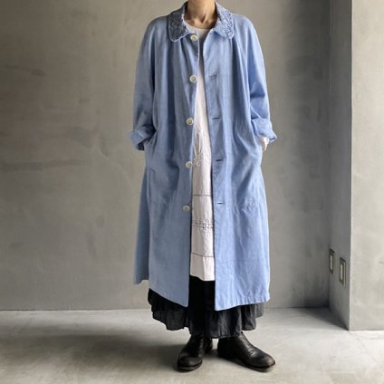 <img class='new_mark_img1' src='https://img.shop-pro.jp/img/new/icons13.gif' style='border:none;display:inline;margin:0px;padding:0px;width:auto;' />VINCENT JALBERT Lace Collar Coat (ヴィンセント ジャルベール レースカラー コート ) Pale Blue