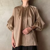 suzuki takayuki puff-sleeve blouse（スズキタカユキ パフスリーブブラウス ）Bay Leaf