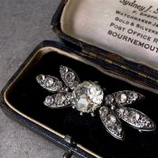 1920-30's Metal Crystal Glass Leaf Brooch （1920-30年代 メタル クリスタルガラス リーフ ブローチ）