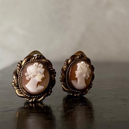 1940's Brass Shell Cameo Earrings1940ǯ  륫ᥪ 󥰡