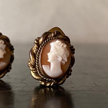 1940's Brass Shell Cameo Earrings（1940年代 真鍮 シェルカメオ 