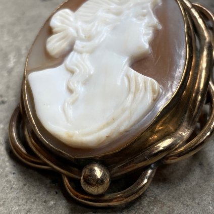 Victorian Rolled Gold Shell Cameo Brooch （ヴィクトリアン 金張 