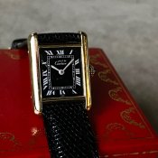 <img class='new_mark_img1' src='https://img.shop-pro.jp/img/new/icons13.gif' style='border:none;display:inline;margin:0px;padding:0px;width:auto;' />Cartier must TANK（カルティエ マストタンク）純正尾錠・箱・保証書