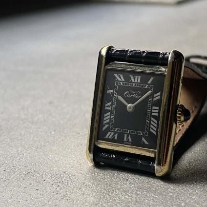 <img class='new_mark_img1' src='https://img.shop-pro.jp/img/new/icons13.gif' style='border:none;display:inline;margin:0px;padding:0px;width:auto;' />Cartier MUST TANK ʥƥ ޥ 󥯡BLACK ROMAN ٥ȡ