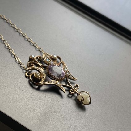<img class='new_mark_img1' src='https://img.shop-pro.jp/img/new/icons13.gif' style='border:none;display:inline;margin:0px;padding:0px;width:auto;' />Edwardian 9K Purple Quartz Lavalier Necklace（エドワーディアン 9金 パープルクオーツ ラヴァリエール ネックレス）