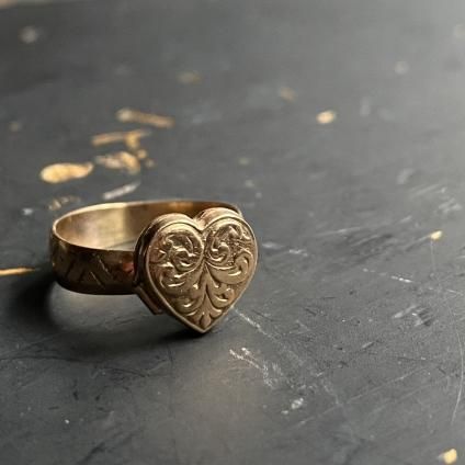c.1890 9K Heart Locket Ring （1890年 9K ハートロケット リング