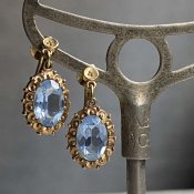 <img class='new_mark_img1' src='https://img.shop-pro.jp/img/new/icons13.gif' style='border:none;display:inline;margin:0px;padding:0px;width:auto;' />1930's Metal Blue Glass Earrings（1930年 メタル ブルーガラス イヤリング）