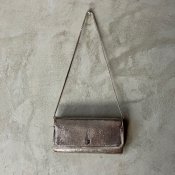 <img class='new_mark_img1' src='https://img.shop-pro.jp/img/new/icons13.gif' style='border:none;display:inline;margin:0px;padding:0px;width:auto;' />Vintage Silver Mesh Clutch Bag （ヴィンテージ シルバーメッシュ クラッチバッグ）