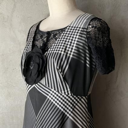 <img class='new_mark_img1' src='https://img.shop-pro.jp/img/new/icons38.gif' style='border:none;display:inline;margin:0px;padding:0px;width:auto;' />1960's France Vintage Check Flared Long Dressʥơ å ե쥢 󥰥ɥ쥹