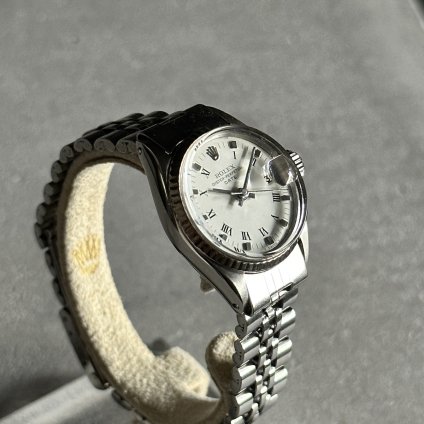 <img class='new_mark_img1' src='https://img.shop-pro.jp/img/new/icons13.gif' style='border:none;display:inline;margin:0px;padding:0px;width:auto;' />ROLEX OYSTER PERPETUAL DATE（ロレックス オイスターパーペチュアル デイト）ホワイトローマン 純正ジュビリーブレス