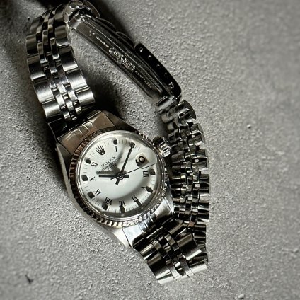 <img class='new_mark_img1' src='https://img.shop-pro.jp/img/new/icons13.gif' style='border:none;display:inline;margin:0px;padding:0px;width:auto;' />ROLEX OYSTER PERPETUAL DATE（ロレックス オイスターパーペチュアル デイト）ホワイトローマン 純正ジュビリーブレス