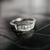 Art Deco Platinum Diamond Ring（アールデコ プラチナ ダイヤモンドリング）