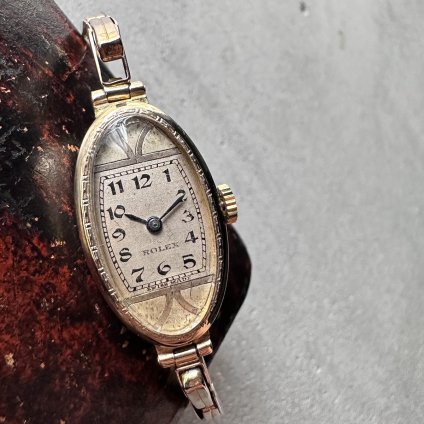 1939年 ROLEX Art Deco 18KYG Oval Case 手巻（1939年 ロレックス アールデコ 18金 楕円型） - JeJe  PIANO ONLINE BOUTIQUE 神戸のアンティーク時計,ジュエリー,ファッション専門店