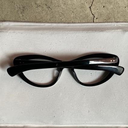 60's FRANCE Fox Frame(フォックス メガネフレーム)Black & White- JeJe PIANO ONLINE BOUTIQUE 神戸のアンティーク時計,ジュエリー,ファッション専門店 60's FRANCE Fox Frame(フォックス メガネフレーム)Black & White- JeJe PIANO ONLINE BOUTIQUE 神戸のアンティーク時計,ジュエリー,ファッション専門店